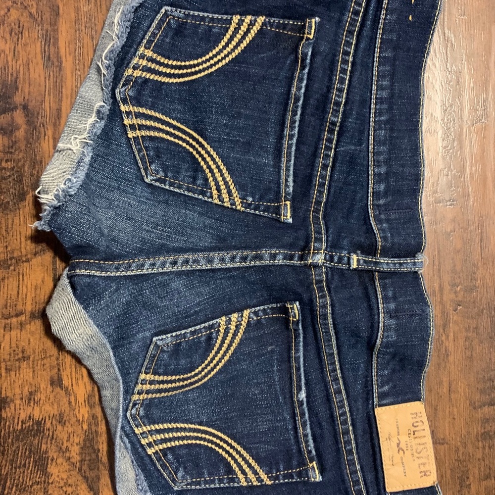NWOT adorable hollister jean shorts